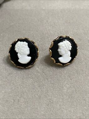 VTG Black and White Cameo Stud Earrings